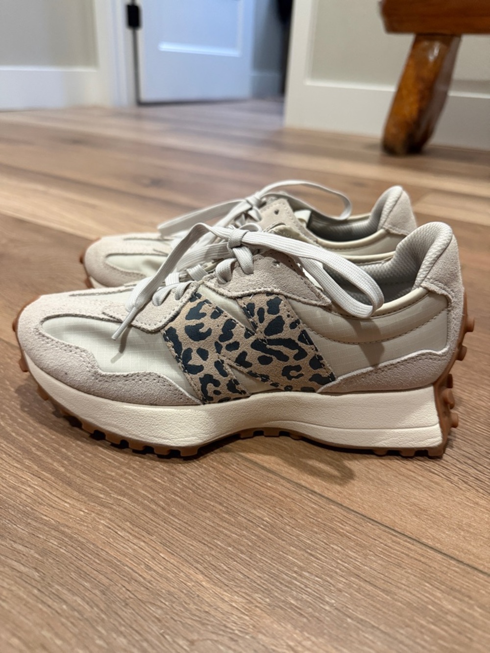 Women’s new balance 327 Neutral Leopard-Accent Sneakers